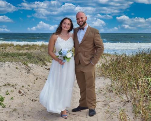  Couple anniversary photo at the beach